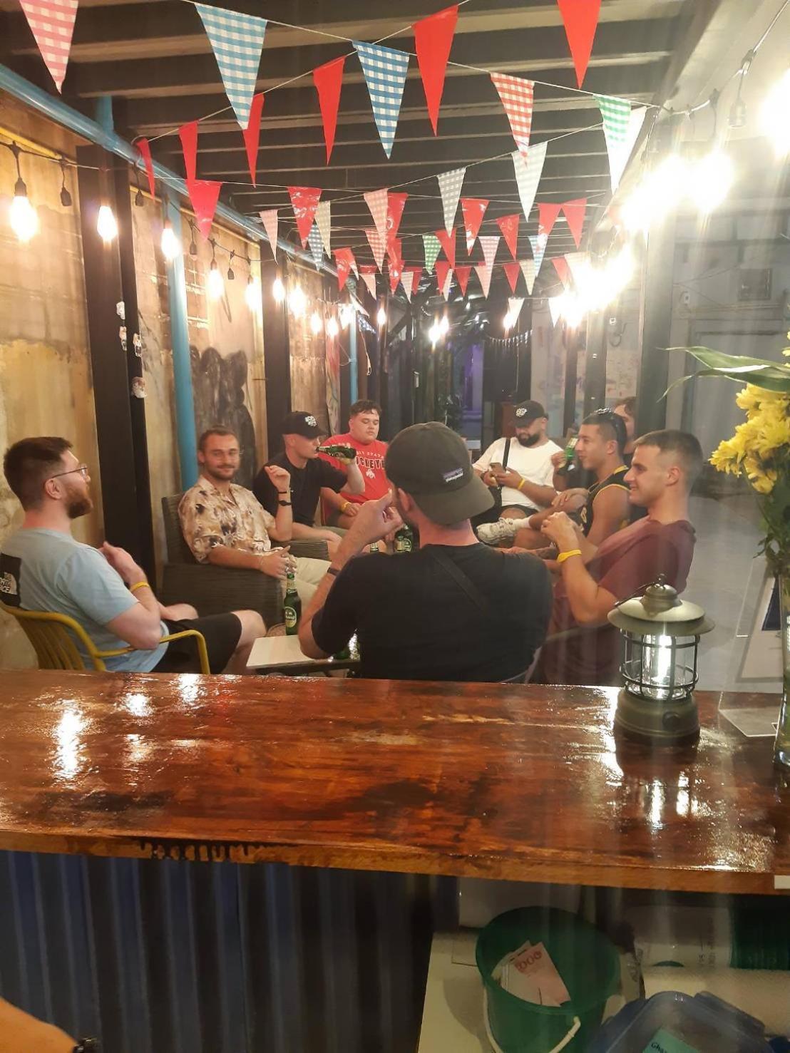 Area81 Hideout Hostel Bangkok Ngoại thất bức ảnh