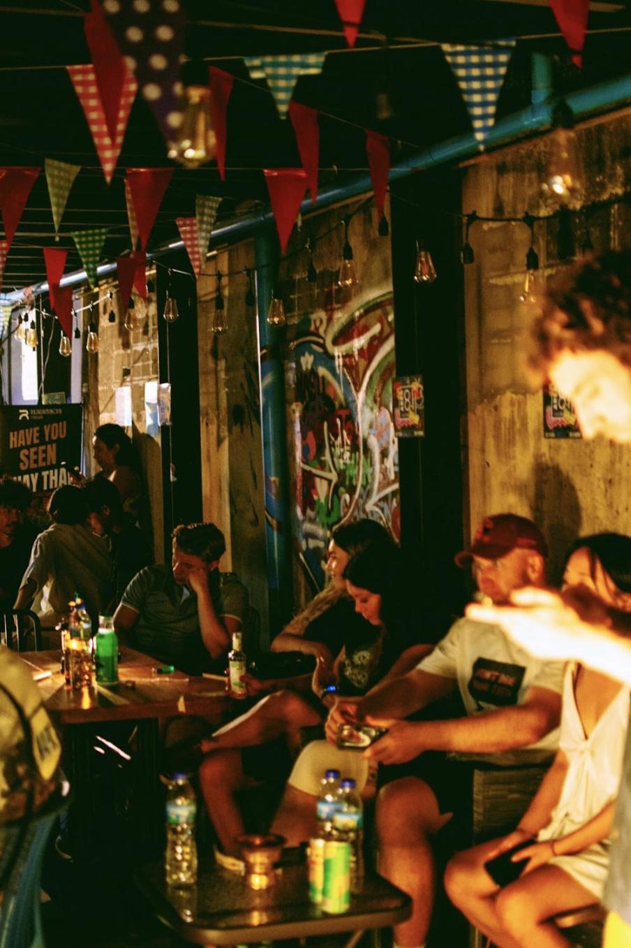 Area81 Hideout Hostel Bangkok Ngoại thất bức ảnh