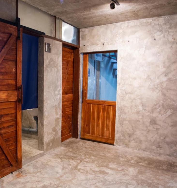 Area81 Hideout Hostel Bangkok Ngoại thất bức ảnh